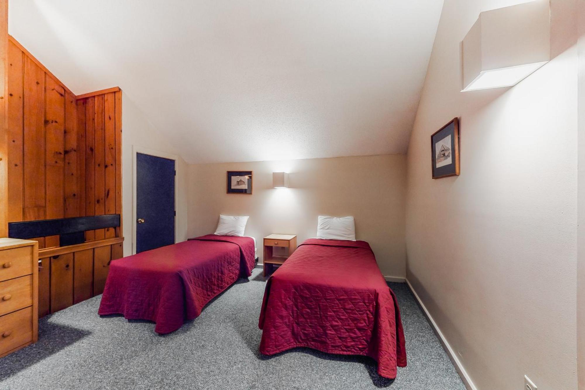 Village Green II Stowe Room photo