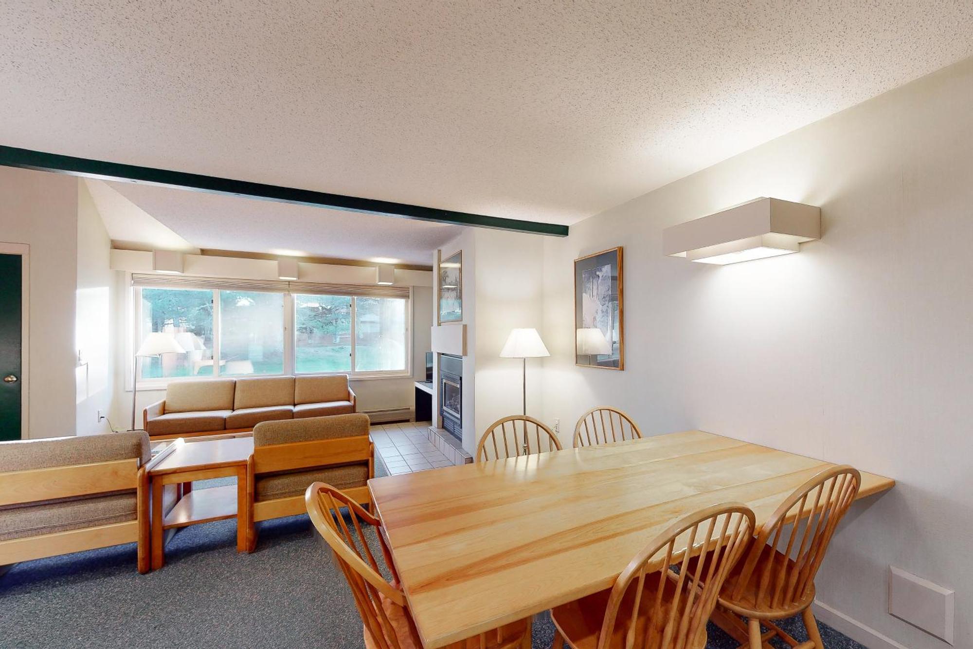 Village Green II Stowe Room photo